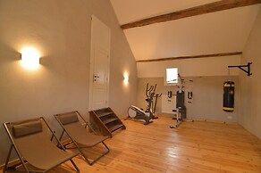 Lavish Castle With Sauna and Gym