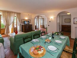 Holiday Home Near Sienna in the Hills, Swimming Pool and Garden