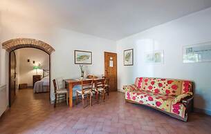 Belvilla by OYO Tranquil Farmhouse With Pool