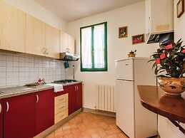 Belvilla by OYO Tranquil Farmhouse With Pool