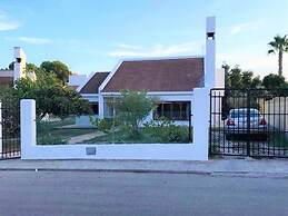 Belvilla by OYO Chalet San Miguel de Salinas