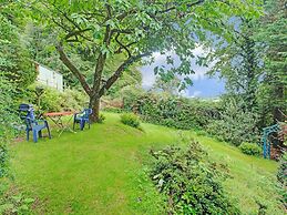 Hill-view Holiday Home in Taunton With Garden and Balcony