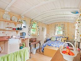 Hill-view Holiday Home With Garden