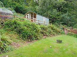 Hill-view Holiday Home With Garden