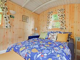 Hill-view Holiday Home With Garden