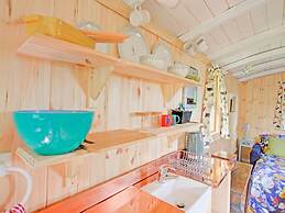 Hill-view Holiday Home With Garden