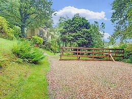 Hill-view Holiday Home With Garden