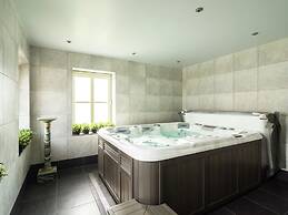 Luxury Home in Gedinne With Bubble Bath and Sauna