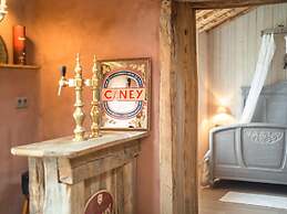 Beautiful Holiday Home with Hot Tub, Sauna & Monumental Fireplace