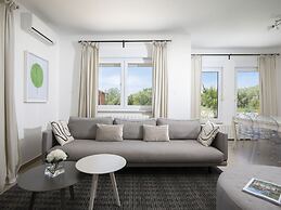 Elegant Villa With Private Pool