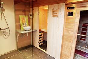 Charming Cottage With Jacuzzi Located Near Nature and ski Slopes