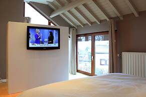 Charming Cottage With Jacuzzi Located Near Nature and ski Slopes