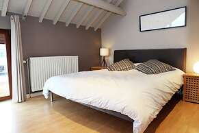 Charming Cottage With Jacuzzi Located Near Nature and ski Slopes