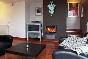 Charming Cottage With Jacuzzi Located Near Nature and ski Slopes