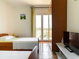 Simplistic Apartment in Rogoznica near Sea Beach