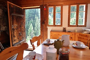 Chalet in Binn Near Forest & Scenic Valley