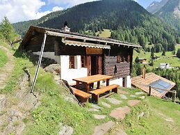 Chalet in Binntal-langtal With Garden