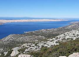 Lovely Apartment in Novalja near Sea Beach