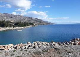 Lovely Apartment in Novalja near Sea Beach