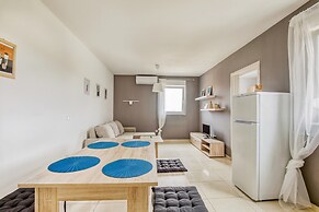 Lovely Apartment in Novalja near Sea Beach