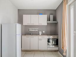 Contemporary Apartment in Novalja With Barbecue