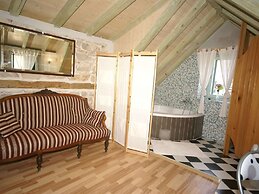 Traditional House With two Apartments