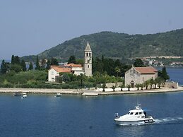 Traditional House With two Apartments
