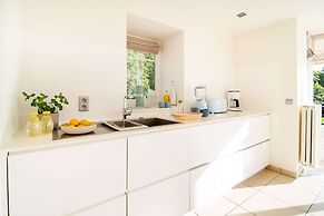 Luxurious Villa With Pool and Sauna, and Very Suitable for Culinary Wo