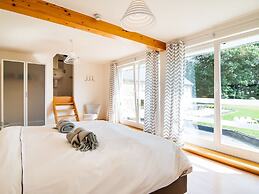 Luxurious Villa With Pool and Sauna, and Very Suitable for Culinary Wo