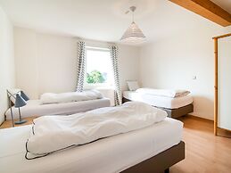 Luxurious Villa With Pool and Sauna, and Very Suitable for Culinary Wo