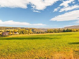 Luxurious Villa With Pool and Sauna, and Very Suitable for Culinary Wo