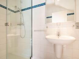 Luxurious Villa With Pool and Sauna, and Very Suitable for Culinary Wo