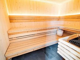 Luxurious Villa With Pool and Sauna, and Very Suitable for Culinary Wo