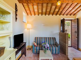 Fabulous Holiday Home With Wifi in Monte San Martino Italy