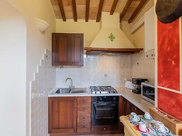 Fabulous Holiday Home With Wifi in Monte San Martino Italy