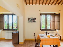 Fabulous Holiday Home With Wifi in Monte San Martino Italy