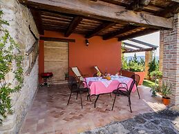 Fabulous Holiday Home With Wifi in Monte San Martino Italy