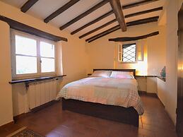 Villa with Private Swimming Pool in Hills near Cortona