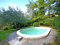 Villa with Private Swimming Pool in Hills near Cortona