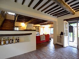 Villa with Private Swimming Pool in Hills near Cortona