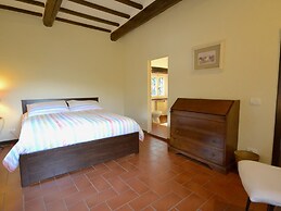 Villa with Private Swimming Pool in Hills near Cortona