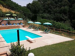 Spacious Cottage in Palaia With Private Pool