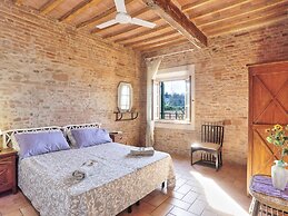 Spacious Cottage in Palaia With Private Pool