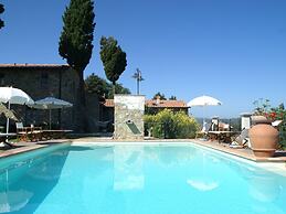 Holiday Home in Montecarelli With Swimming Pool
