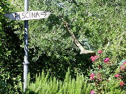 Holiday Home in Montecarelli With Swimming Pool