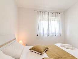 Cozy Holiday Home in Banjole near Pula City Center