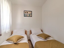 Cozy Holiday Home in Banjole near Pula City Center