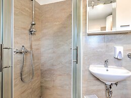 Cozy Holiday Home in Banjole near Pula City Center