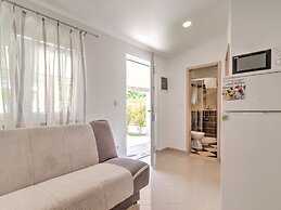 Cozy Holiday Home in Banjole near Pula City Center