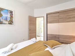 Cozy Holiday Home in Banjole near Pula City Center